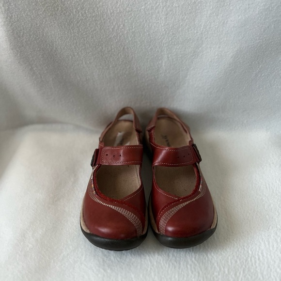 Romika Size 36/6 Red/Creme Leather multicolor Accent Stitching Casual Slip On. - Picture 2 of 16